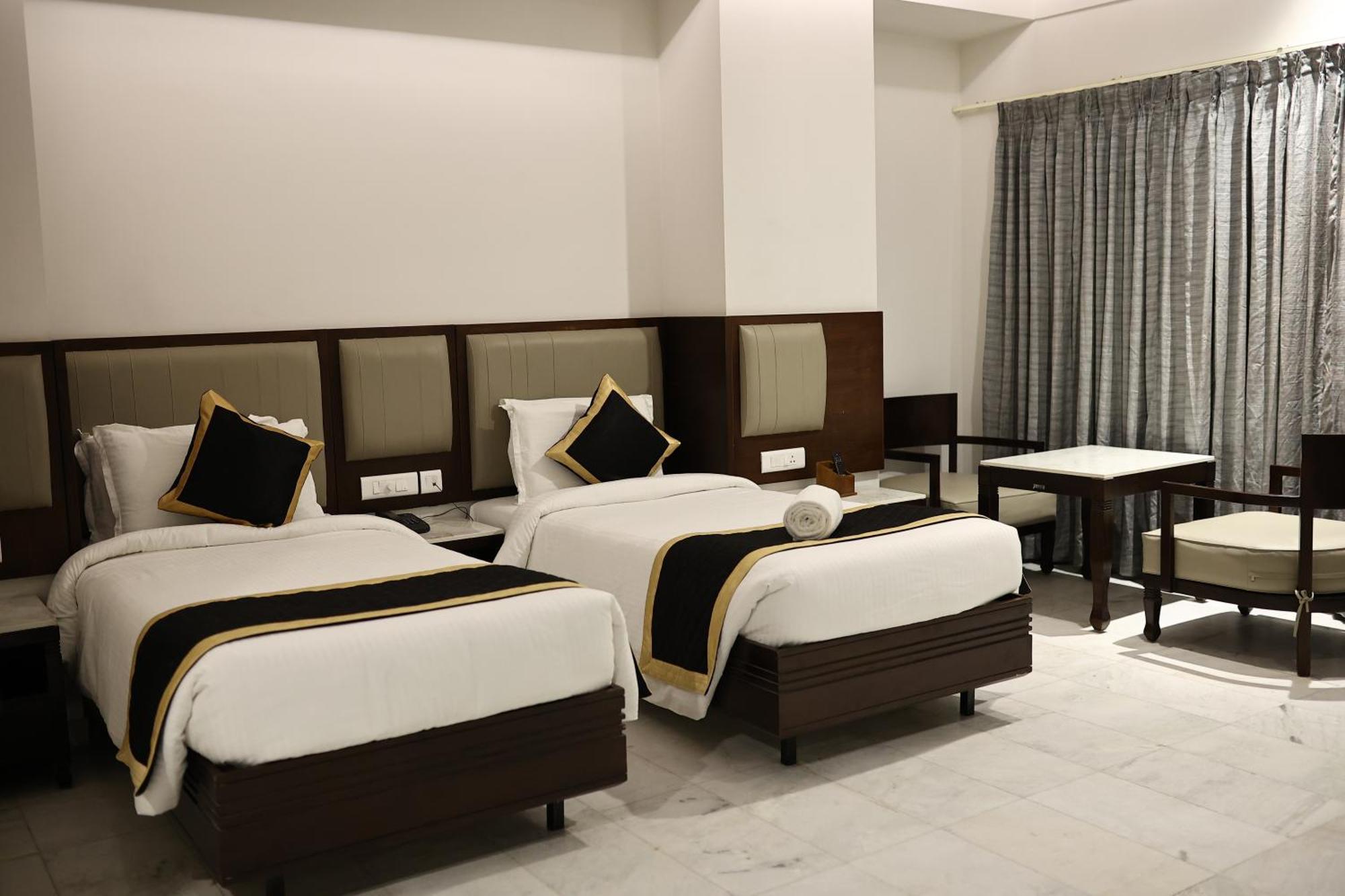 מדוראי Hotel Saratharajans מראה חיצוני תמונה
