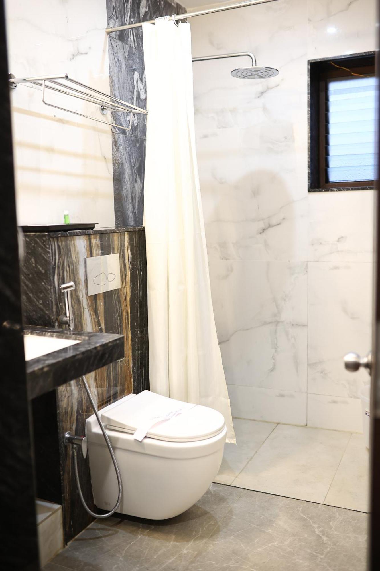 מדוראי Hotel Saratharajans מראה חיצוני תמונה