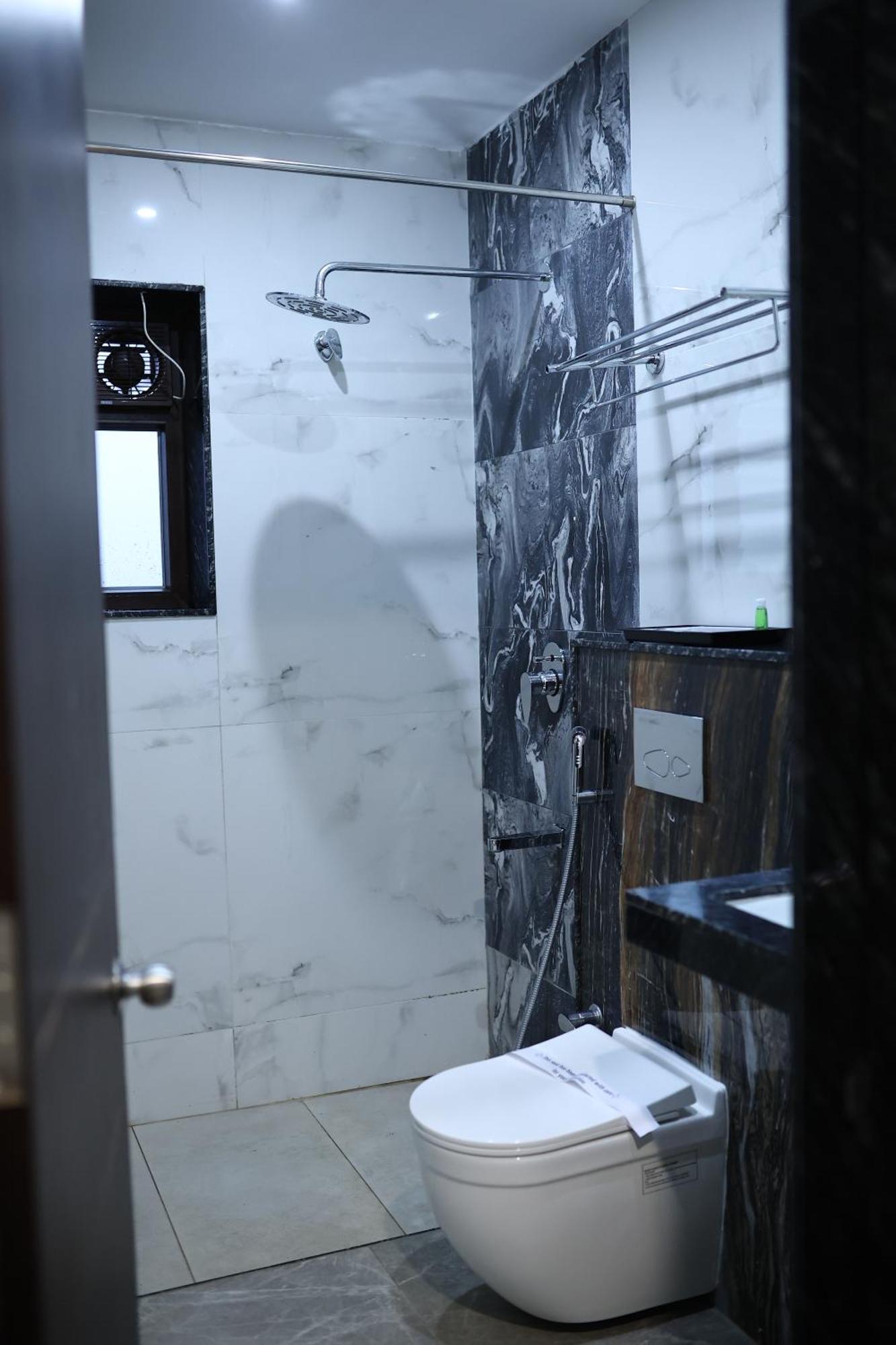 מדוראי Hotel Saratharajans מראה חיצוני תמונה